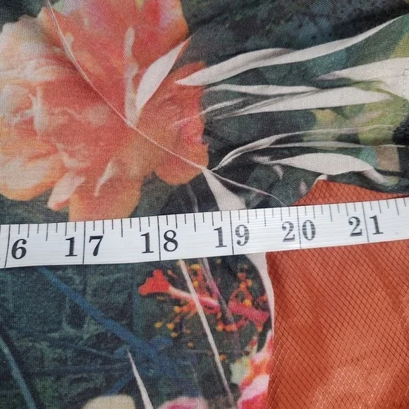 Disney Alice in Wonderland All Over Print T-Shirt XL Made in USA Vintage 2010 - Picture 12 of 14